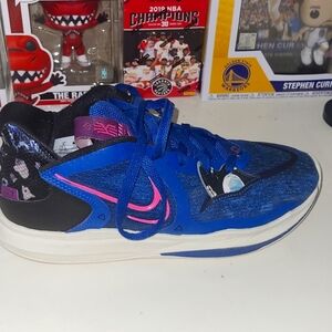 Nike kyrie 5 low size 8